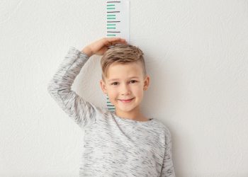 Çocuklarda Boy Uzamasını Etkileyen 3 Büyük Etken