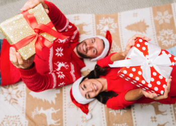 Sevgiliye Yılbaşı Hediyesi Ne Alınır? Romantik ve Unutulmaz 20 Öneri