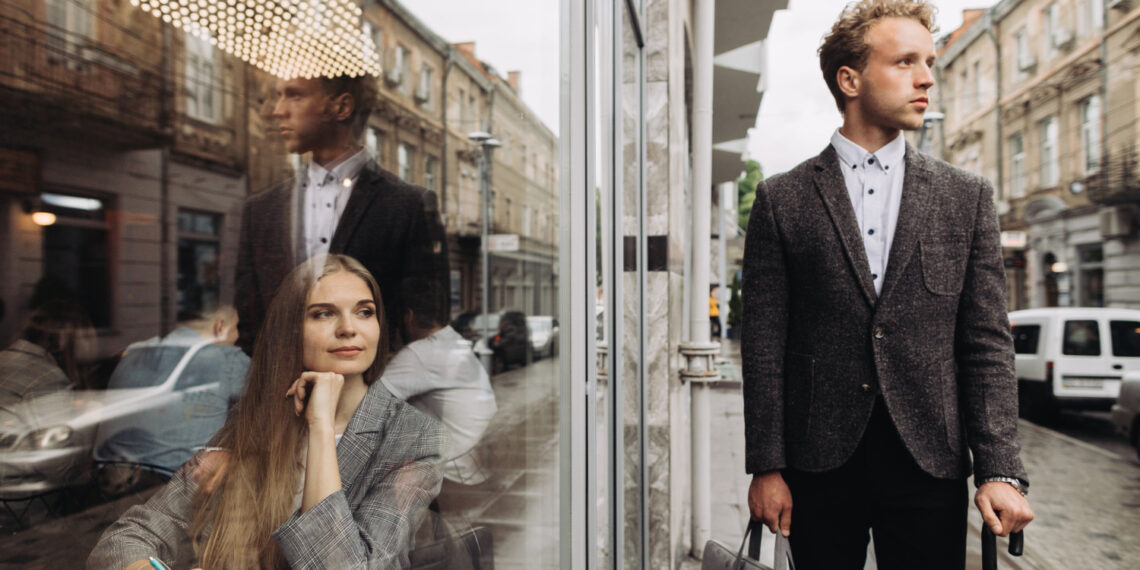 LinkedIn’deki Cinsiyet Deneyi: Dijital Algoritmalar Cildimizi ve Özgüvenimizi Nasıl Etkiliyor?