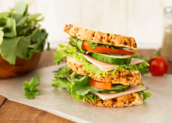 Düşük Yağ İçeren Proteinli Yiyecek Tarifi: Beyzbol Barbekü Sandviçleri