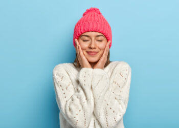 Kış Aylarında Yoğun Nemlendirme: Soğuk Havalarda Cildi Koruma Stratejileri