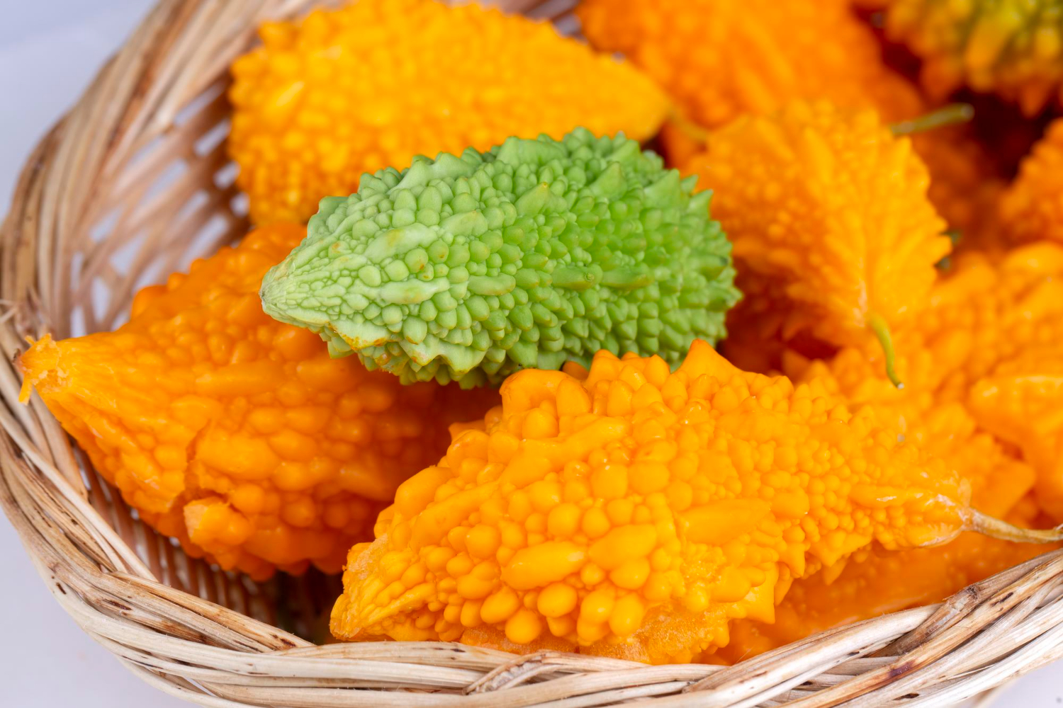 Uykunuz Bölünmesin: Gece Reflüsüne Karşı Kudret Narı Macunu Kullanmanın Avantajları