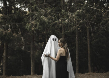 "Haunting" Dijital Hayalet