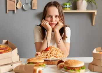 Aşırı Yeme Alışkanlığını Önlemek İçin 4 Basit Yol
