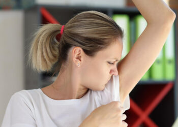Alüminyumsuz Deodorant Kullanırken Neden Ter Kokarız?