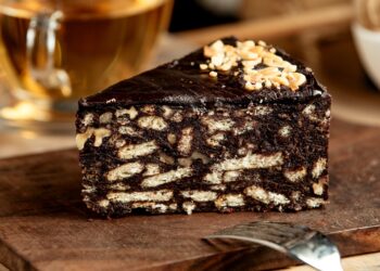 Sporcular İçin Şekersiz ve Unsuz Mozaik Kek Tarifi