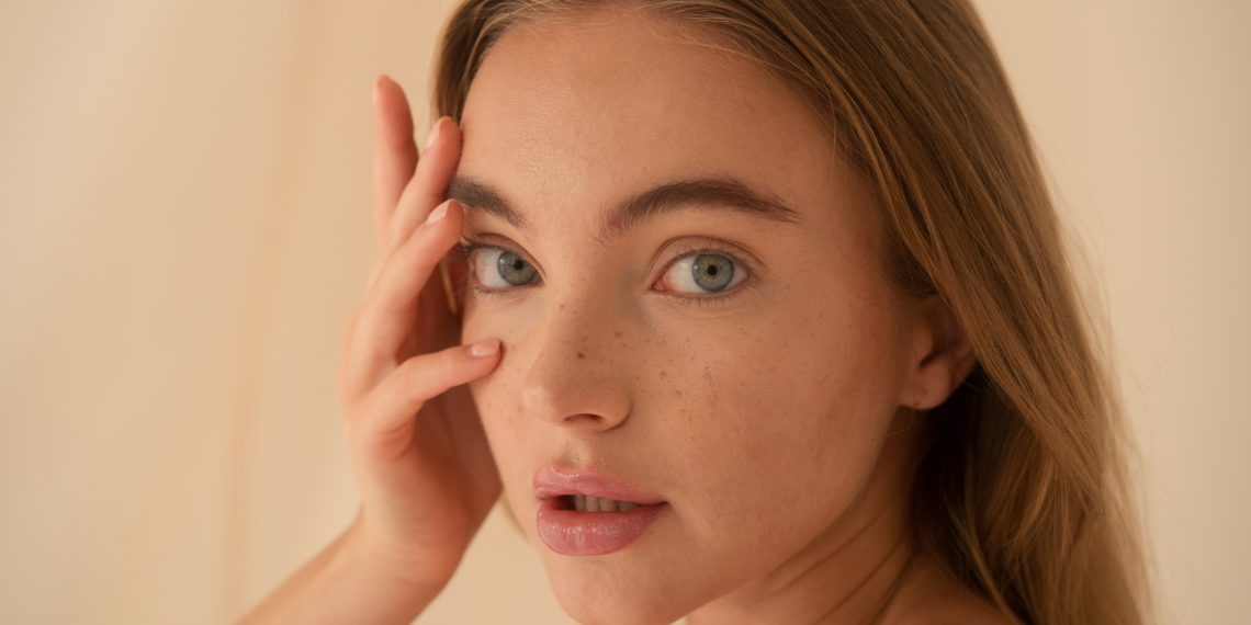 Işıltılı ve Sağlıklı Cilt İçin 3 Güçlü Takviye: Bromelain, Üzüm Çekirdeği Ekstresi, Keten Tohumu Yağı