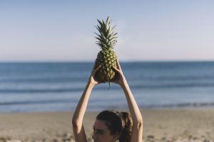 Yaz için bitkisel takviyeler arasında öne çıkan bromelain, şişkinlik ve ödemle doğal yoldan mücadele etmenize yardımcı olur.