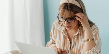 Göz Sağlığı İçin Vitaminler: Ekran Maruziyetine Karşı Doğal Koruma