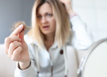 Saç Dökülmesine ve Tırnak Kırılmalarına Karşı Takviye Kombinasyonu