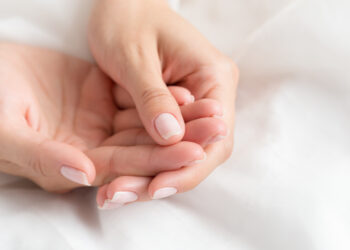 Tırnak Sağlığı: Tırnaklarda Görülen Değişiklikler ve Vücudunuzun Gönderdiği Sağlık Sinyalleri