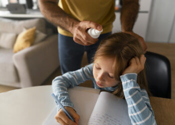 Çocuğunuzun Okul Arkadaşında Bit Varsa Paniklemeyin! İşte Doğru Adımlar