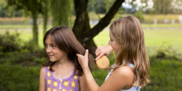 Çocukların Paylaşımcı Ruhuna Dikkat: Tarağını Paylaşan Bitini de Paylaşır