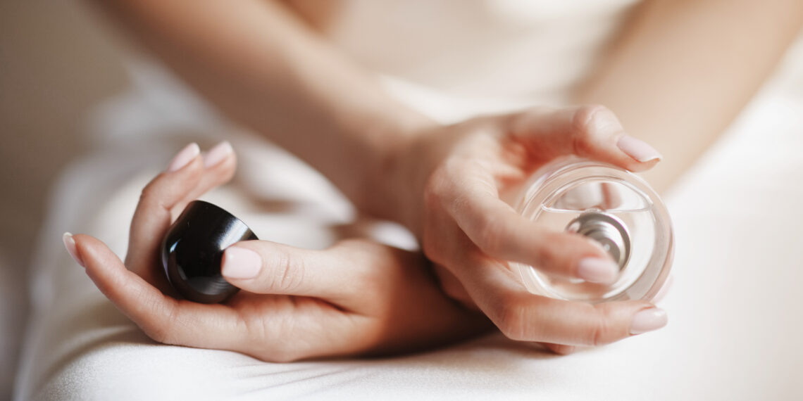 Parfümün Ten ile Uyumu: Doğru Parfüm Seçimi