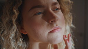 Kışın Cildinizin Kurumasını Önlemenin En Doğal Yolu Ne?