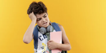 Bit Salgınlarıyla Baş Etmenin Okul Politikaları: Türkiye’den ve Dünyadan Örnekler