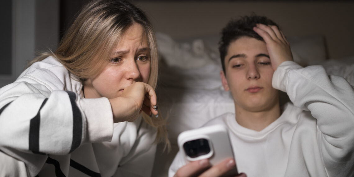 Bitlerle Savaş: Tinder’da Ghostlanmaktan Daha Kolay Olabilir