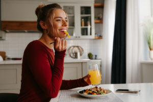Yoğun Hayatta Eksik Beslenmenin Sessiz Bedeli