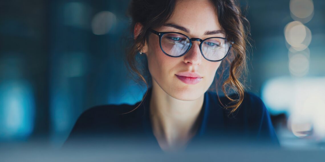 Bütün Gün Ekrana Bakanlar İçin Göz Sağlığını Korumak: Etkili Yöntemler ve Doğal Destekler