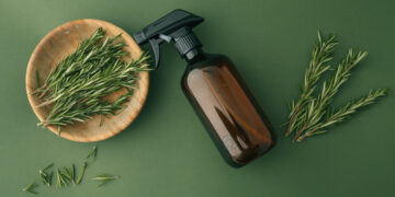 Biberiye Suyu Saça Nasıl Uygulanır? Saç Bakımının Doğal Sırrı