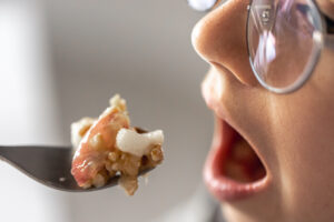 Yemek Keyfiniz Kabusa Dönmesin: Dışarıda Gıda Zehirlenmesine Karşı Nasıl Tedbir Alınır?