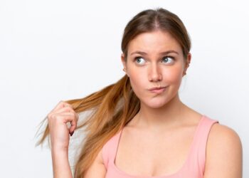 Hızlı Saç Yağlanmasına Çözüm Yolları ve Bakım İpuçları 