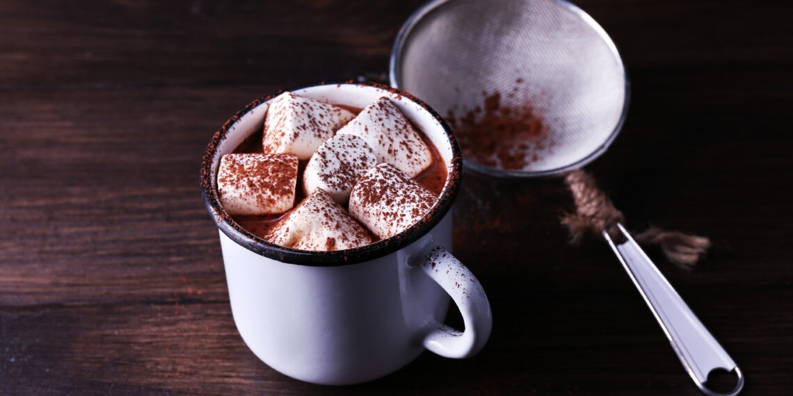 Ev Yapımı Sıcak Çikolata Tarifi: Kış Akşamlarının En Tatlı Sırrı
