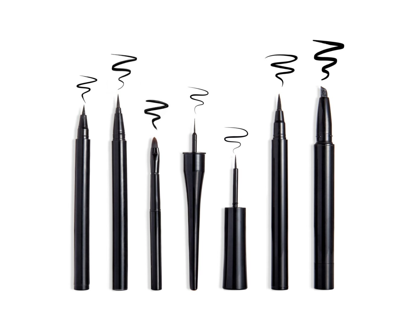 Mükemmel Eyeliner Çekme Teknikleri: Adım Adım Rehber ve İpuçları