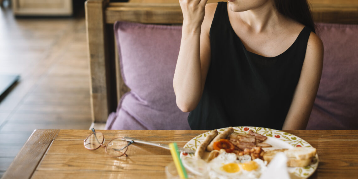 Gıda Zehirlenmesi: Belirtiler, Korunma Yolları ve Ne Zaman Doktora Gitmeli?