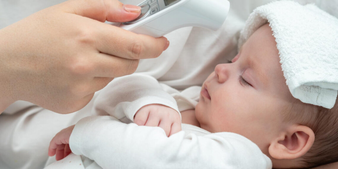 Panik Yok: Bebeklerde Ateş Düşürmenin 5 Altın Kuralı